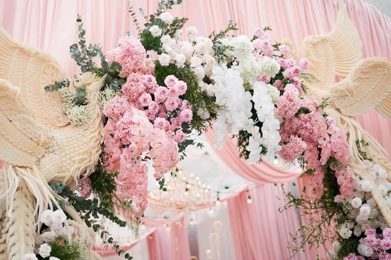 rạp cưới ở quê với cổng hoa