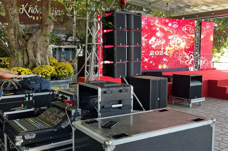 khi nào nên thuê đài loa mic và máy chiếu 1 ngày